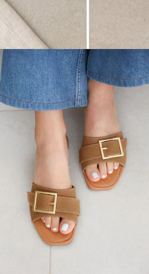 Sandalia, Calzado hecho con material sintético, calza en su punto, manejamos sólo números enteros