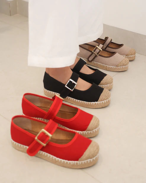 Alpargata, Calzado hecho con material sintético, calza en su punto, manejamos sólo números enteros