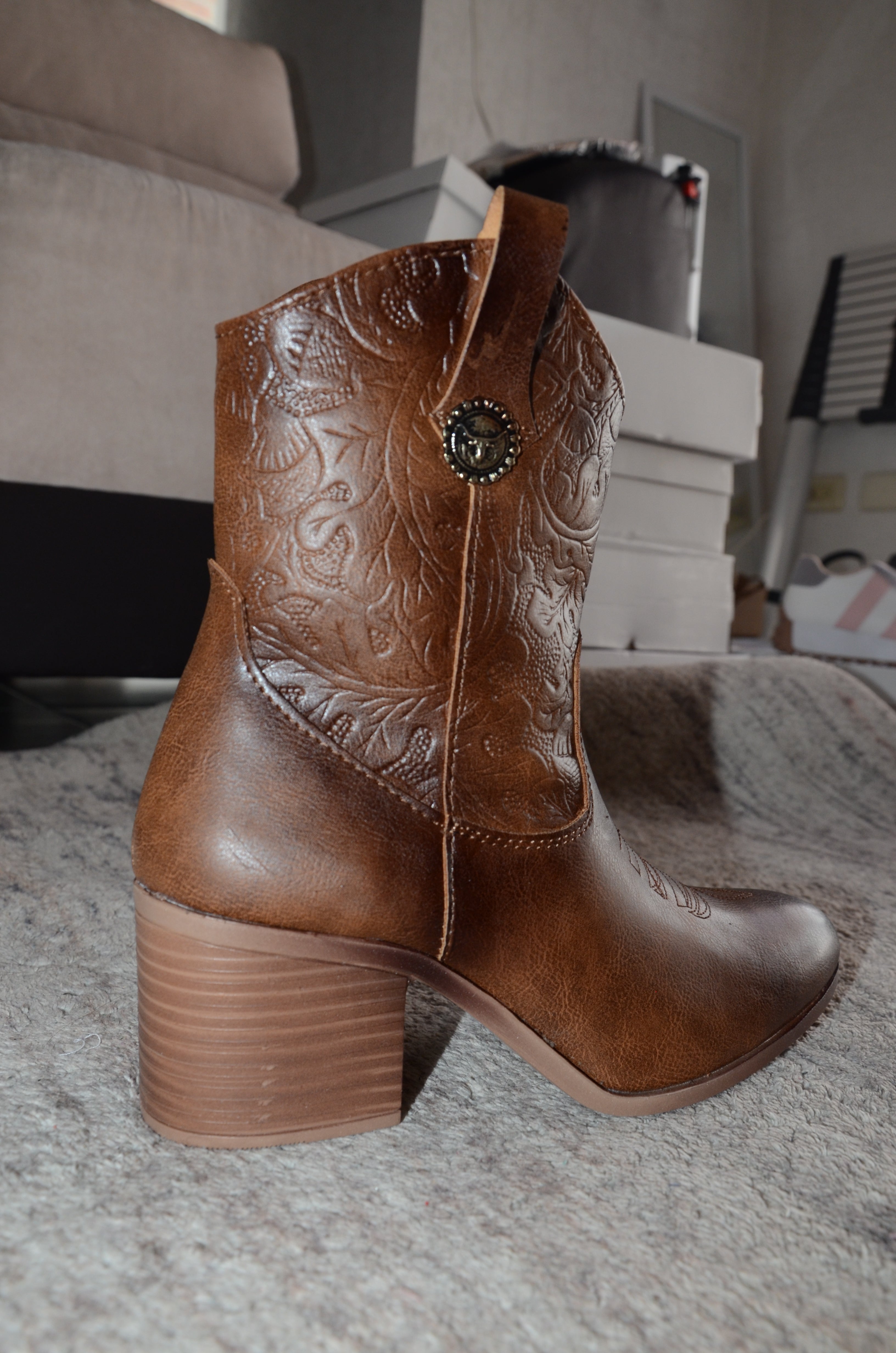 Rowdy · Bota con carácter